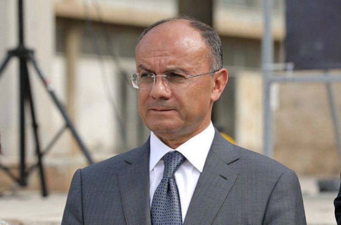 Ակնհայտ է, որ Հայաստանի Հանրապետության իշխող խմբակը, լինելով տեղեկացված իմ ժամանակավոր անաշխատունակության վերաբերյալ, կազմակերպել է այս շոուն. Օհանյան