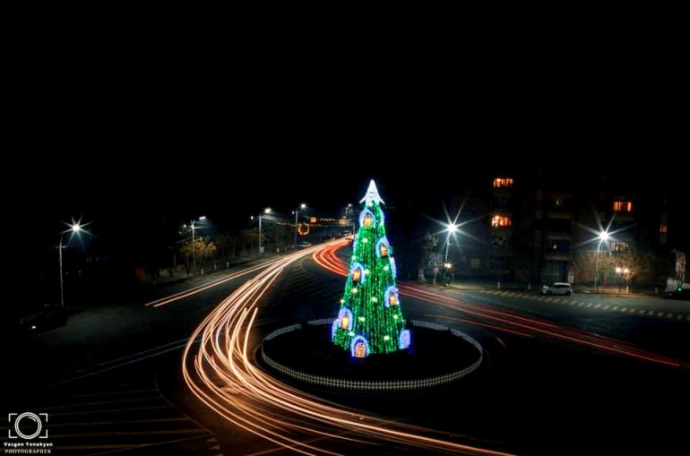 Այսօր կվառվեն Էջմիածնի տոնածառի լույսերը, տոնական որևէ միջոցառում նախատեսված չէ. քաղաքապետարան