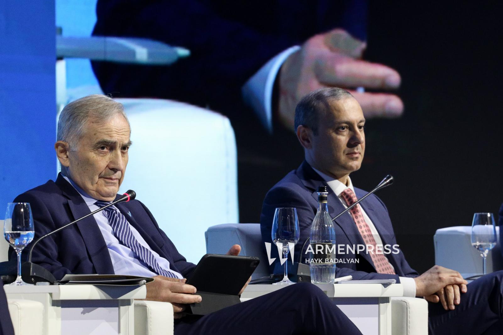 Չենք կարող խոսել մեծ նախագծերի մասին՝ անտեսելով Կովկասն ու Սևծովյան տարածաշրջանը. Լազար Կոմանեսկու