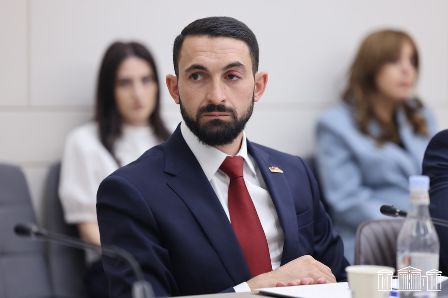 ՔՊ-ն «Ուժեղ Հայաստանի» պատգամավոր Վրույր Այվազյանն չընտրեց տնտեսական հարցերի մշտական հանձնաժողովի նախագահի տեղակալ