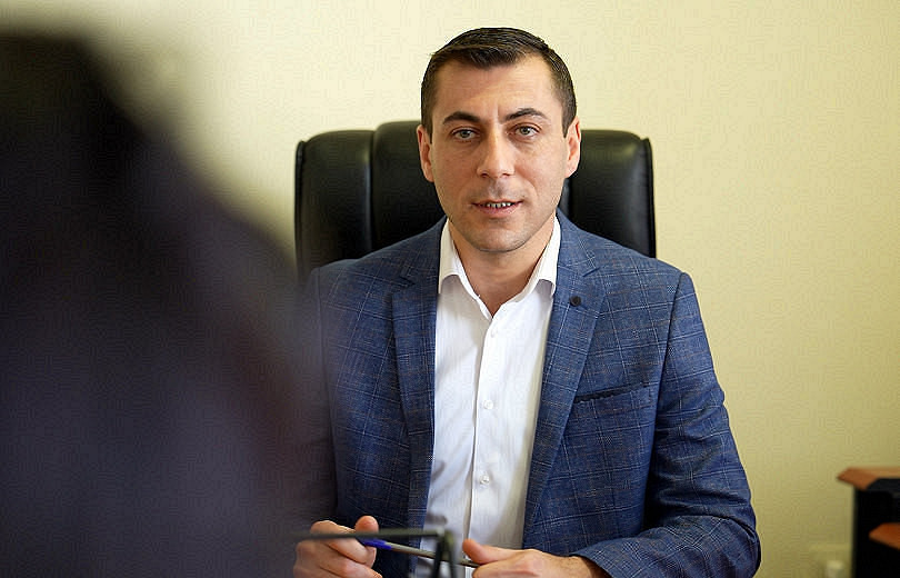 Վաղը տաքանանք, չորանանք. Սուրենյան