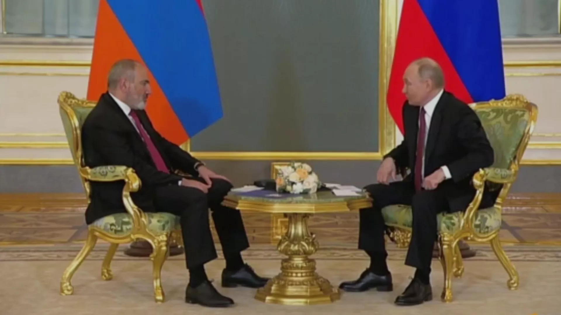 Песков: Путин и Пашинян согласовали вывод военных РФ из ряда областей Армении