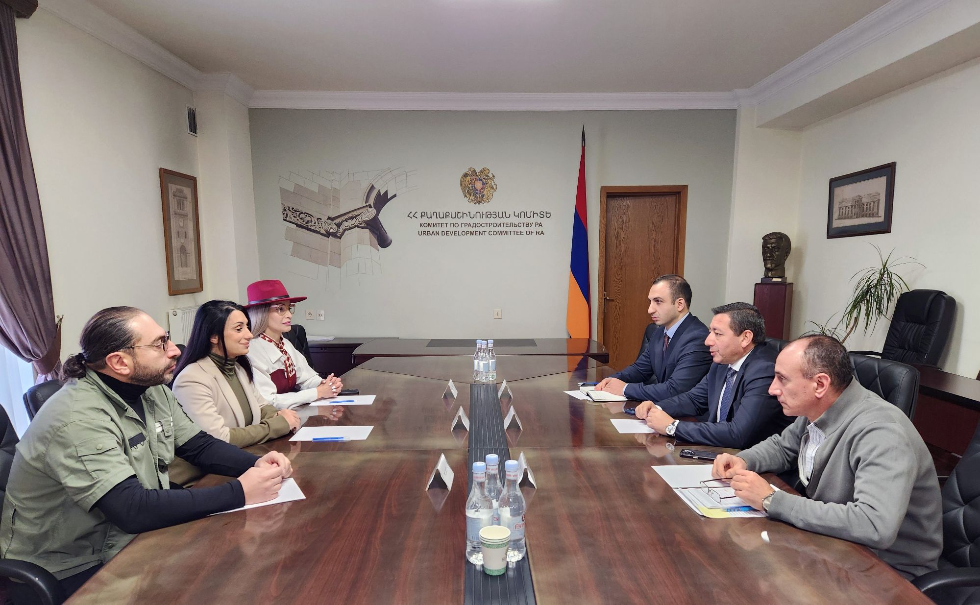 Քաղաքաշինության կոմիտեի նախագահն ընդունել է Աշխարհի և Եվրոպայի չեմպիոն Նազիկ Ավդալյանին