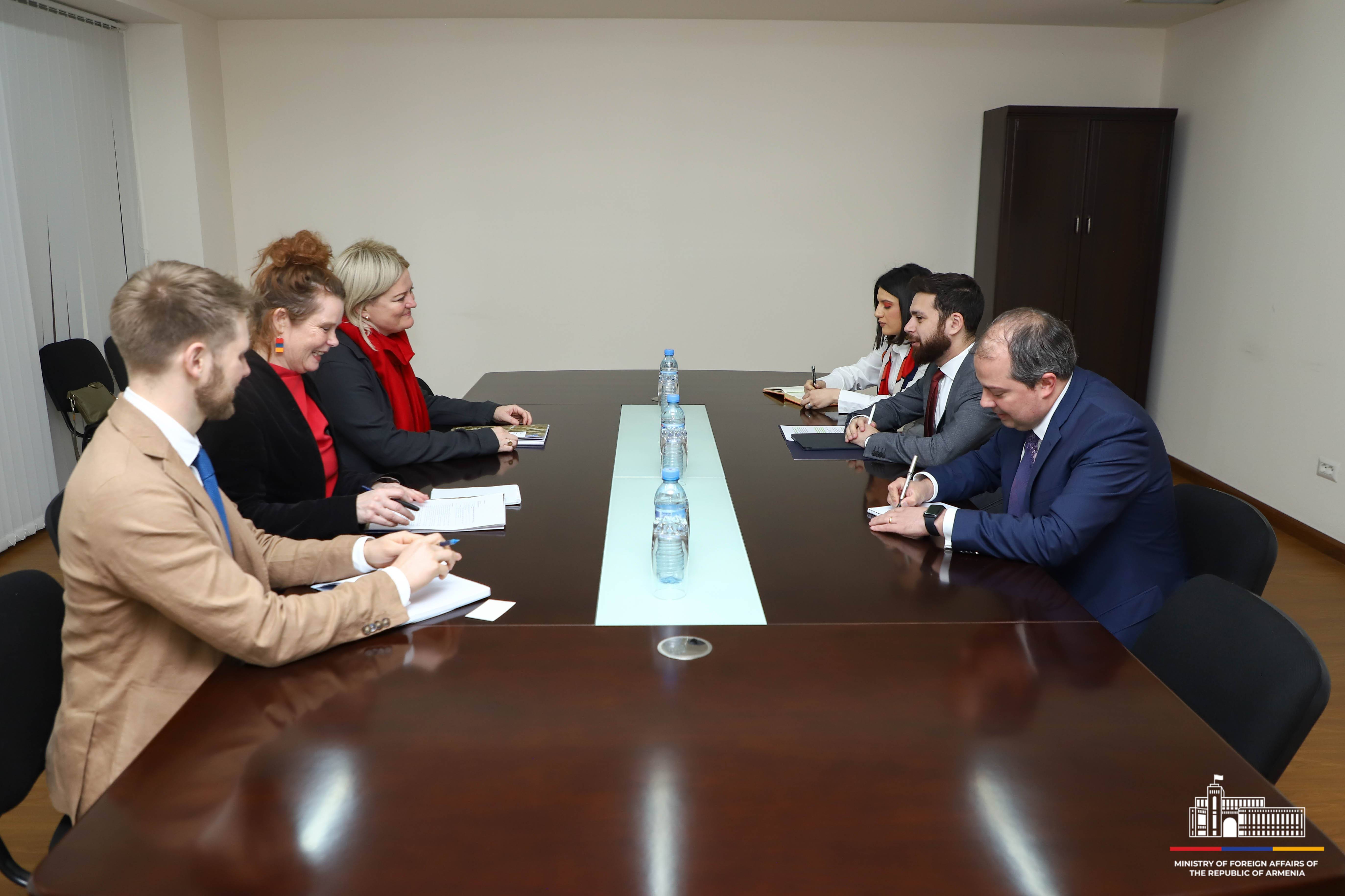 ԱԳՆ տեղակալն ու ՄԱԿ-ի Պարենի ՀԾ ներկայացուցիչն ընդգծել են ԼՂ-ից բռնի տեղահանվածների կարիքների հասցեագրմանն ուղղված ծրագրերի իրականացման անհրաժեշտությունը