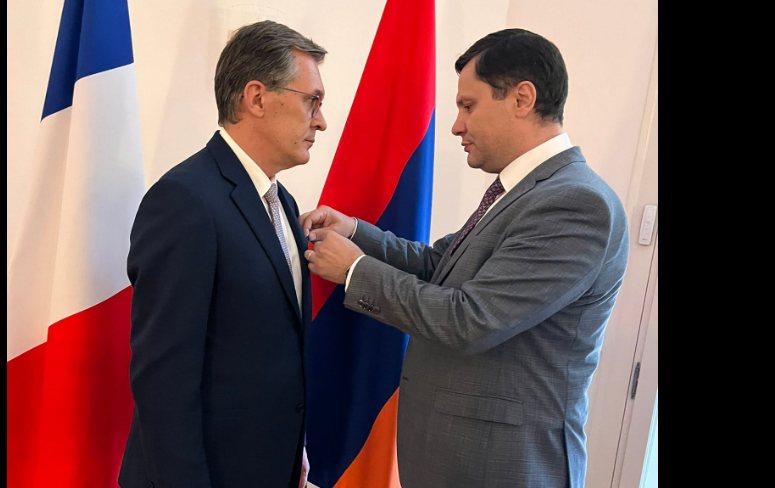 Ֆրանսիայում Բրիս Ռոքֆոյին շնորհվել է ՀՀ Բարեկամության շքանշան