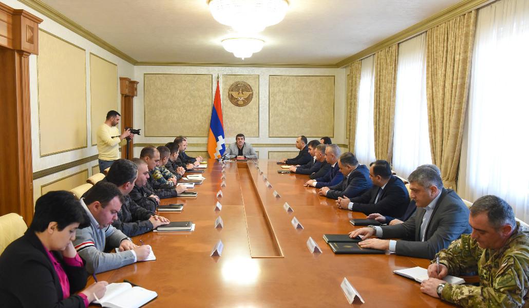 Բազմաթիվ հարցերում պետական բարձրագույն իշխանության լռությունը ոչ թե անգործություն է, այլ անհրաժեշտություն․ Արայիկ Հարությունյանը հրավիրել է խորհրդակցություն