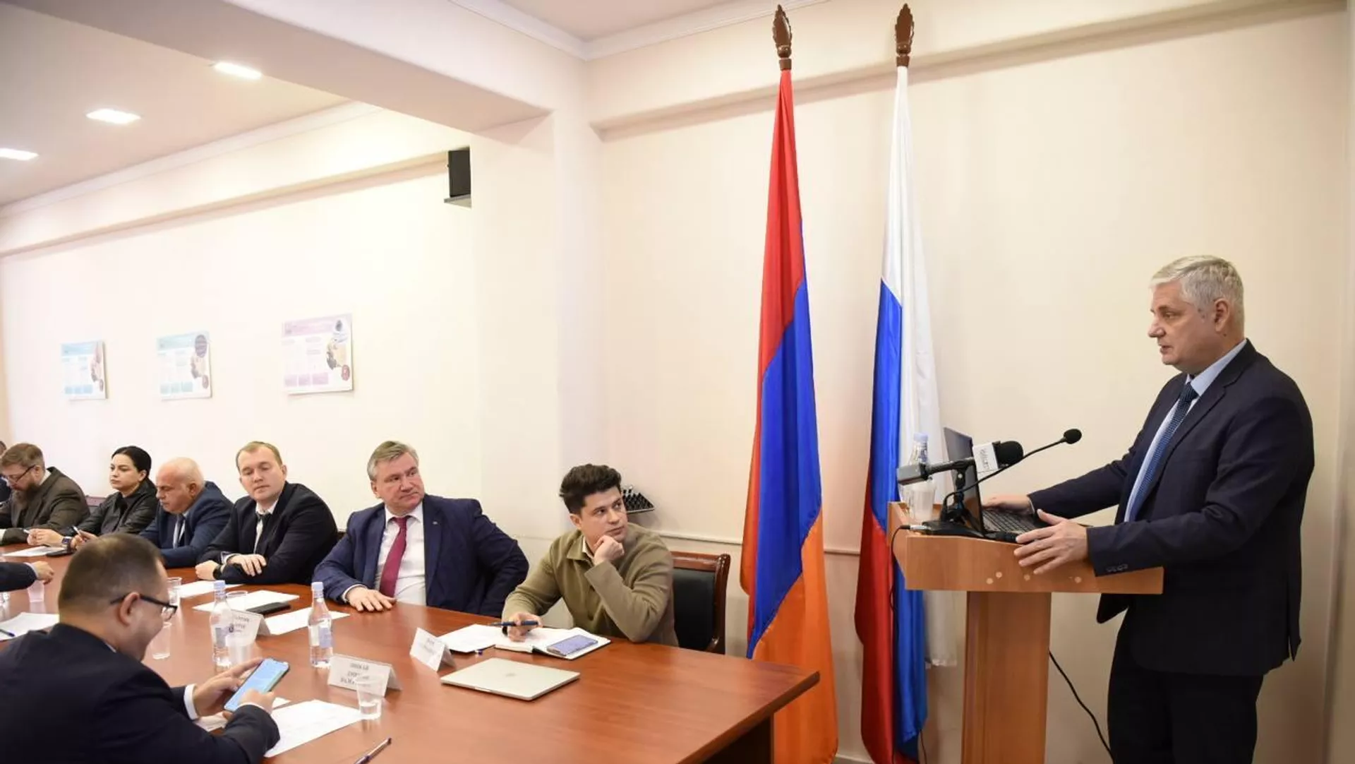 Արևմուտքը չի ուզում միջամտել Երևանի ու Բաքվի հարաբերությունների կարգավորմանը. Մարկեդոնով