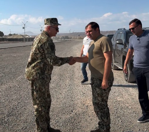 Սուրեն Պապիկյանն այցելել է զինված ուժերի շարժական մարզական ավան