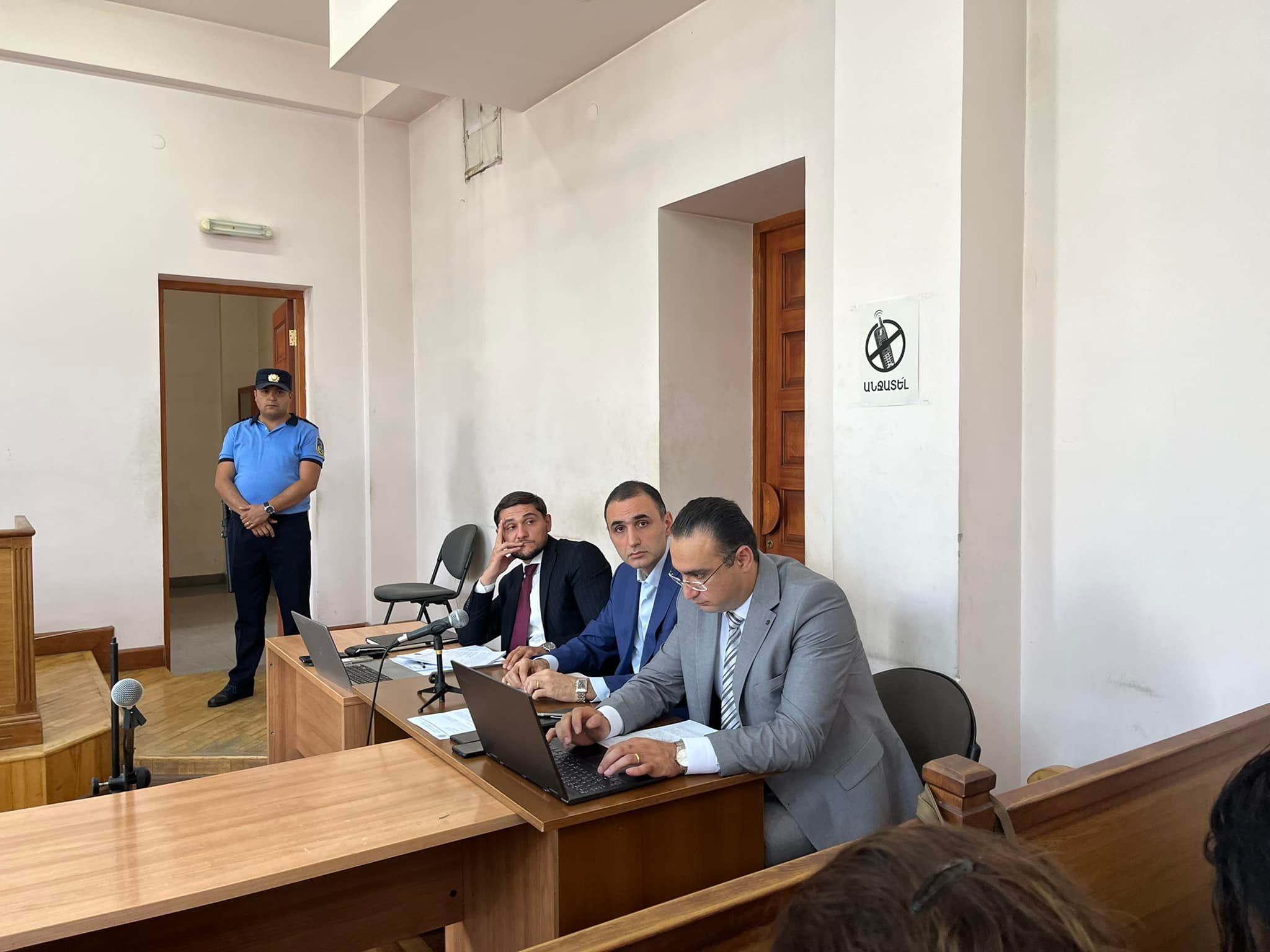 «Այս պայքարը մեր երկրում օրենքի իշխանության և արդարության հաստատման համար է». Ավետիք Չալաբյանի պաշտպանական խմբի արձագանքը