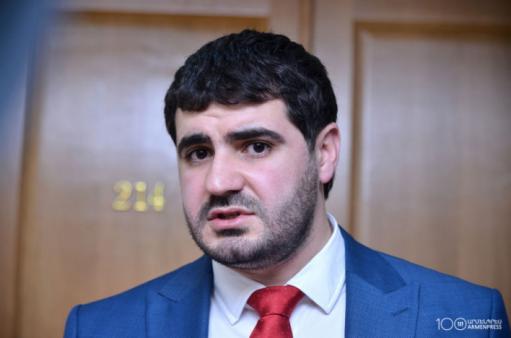 Ռազմական դրության վերացնելու կամ չվերացնելու հարցը կախված է ռազմաճակատի դրությունից. Եղոյան