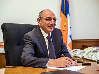Բակո Սահակյանը մնալու է Արցախում, ազատ օրերին իր ապագա գրասենյակն է ձևավորում