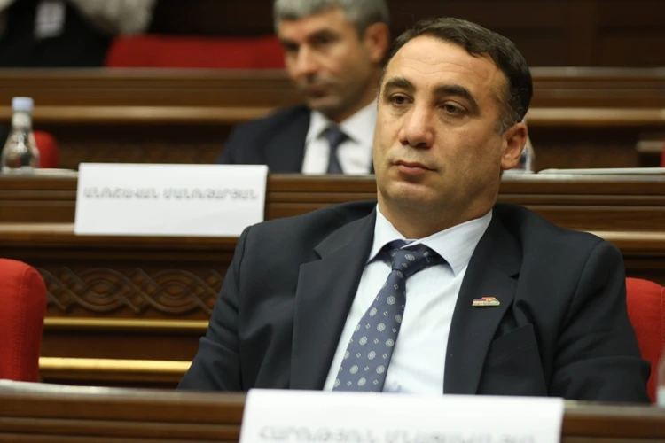 «Ուժեղ Հայաստանի» պատգամավորի ինքնազգացողությունը վատացել է. նրան բուժօգնություն են ցուցաբերել