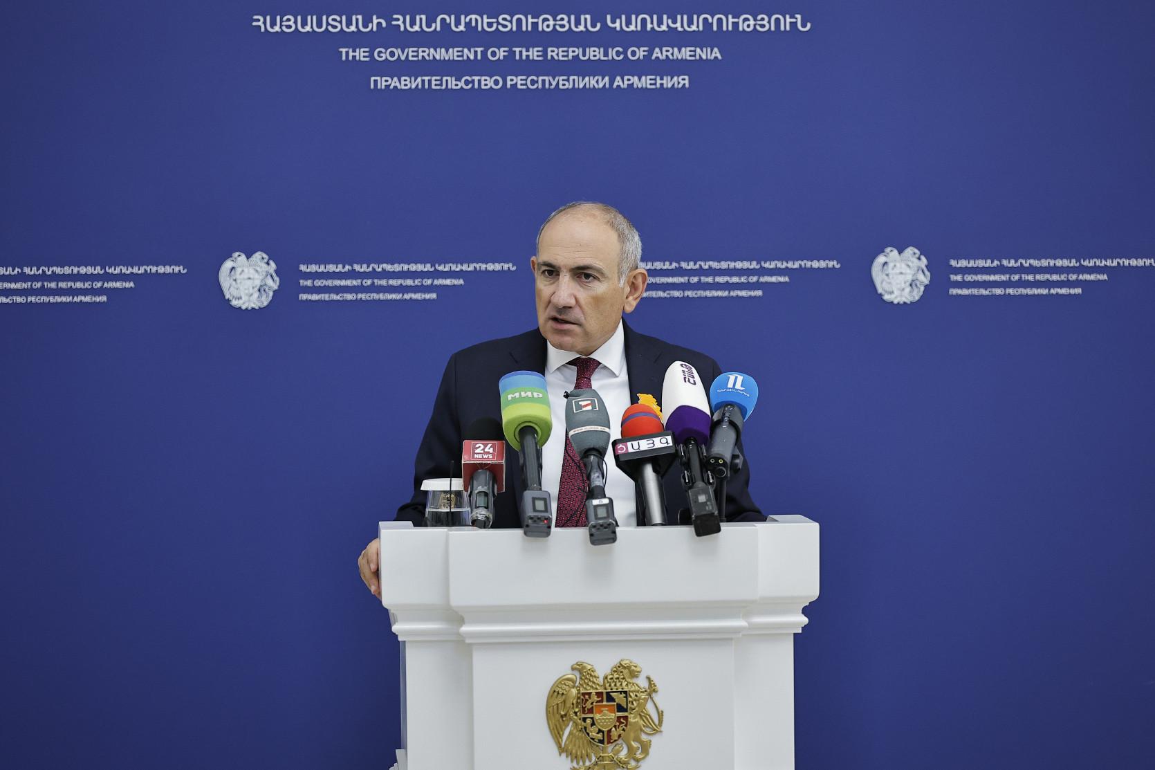 Որտեղ այդպիսի խնդիր կա, գնալու ենք, քանդելու ենք. Փաշինյանը՝ հանրային տարածքում տեղադրված կրպակների մասին