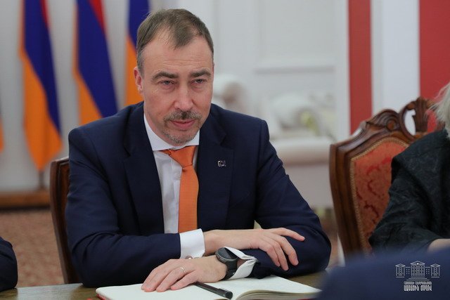 ԵՄ-ն կոչ է անում Երևանին և Բաքվին թուլացնել սահմանային իրավիճակը. Տոյվո Կլաար