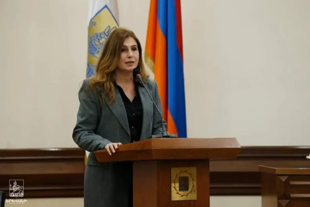 Ինչ աստիճանի ցոգոլ պիտի լինես, որ ասես, թե ընդդիմադիրները բեսպրեդել մանդատազրկումից վախեցել, եկել են նիստի. Աբգարյան