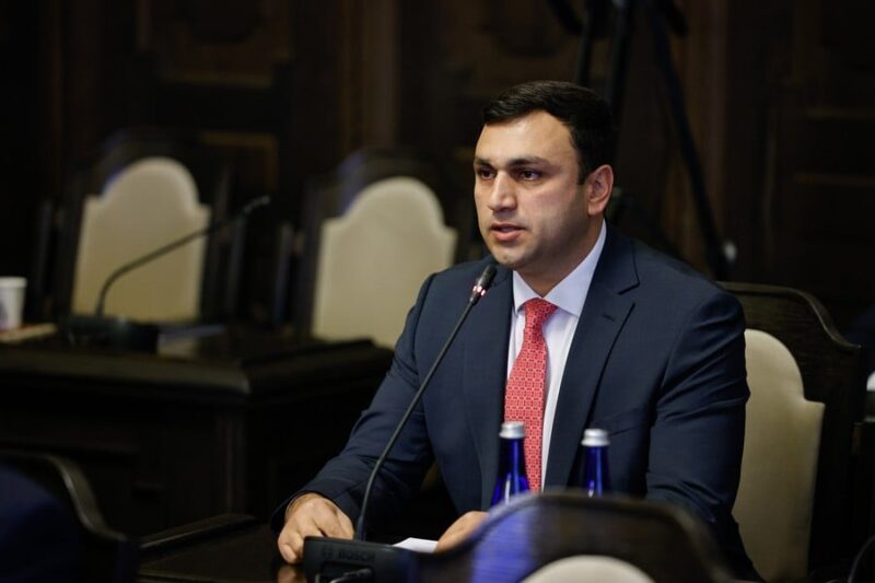 1 մլն 105 հազար դրամի ավիատոմսեր՝ համայնքի բյուջեից․ Արգիշտի Մեխակյանը չի հրապարակել մանրամասներ