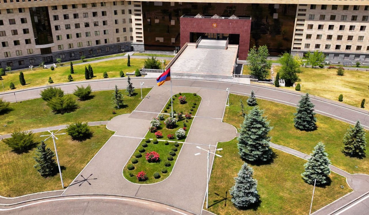 «Գազ-53» մակնիշի ավտոմեքենան վրաերթի է ենթարկել մի քանի զինծառայողների. կա զոհ և վիրավորներ