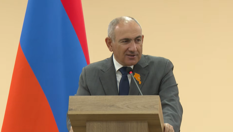 Ծանոթս աշխատանքի համար մոտեցավ ինձ, ասաց 2 դիպլոմ ունեմ, բայց տաքսի եմ քշում, համակարգչի չեմ տիրապետում. Նիկոլ Փաշինյան