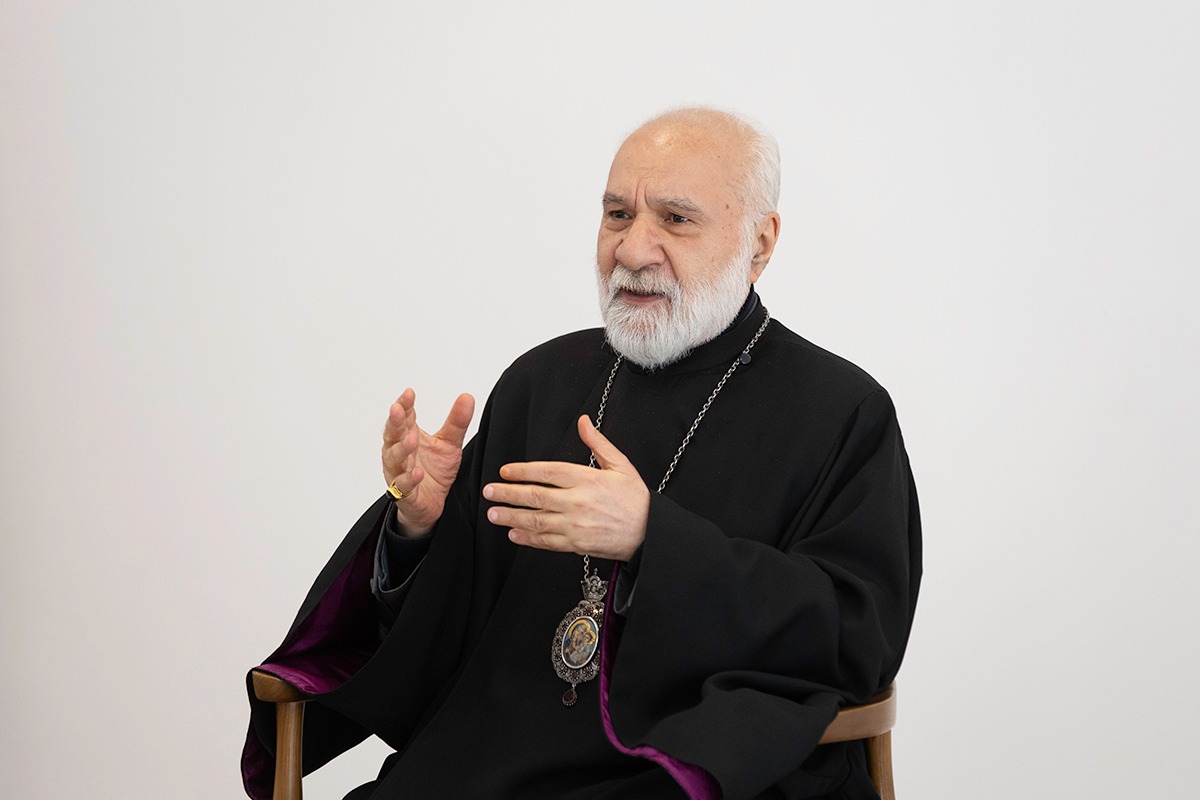 Դատարանը պարտավորեցրել է վարույթ նախաձեռնել Սրբազանի հեռախոսային զրույցը գաղտնազերծելու փաստով. Զոհրաբյան