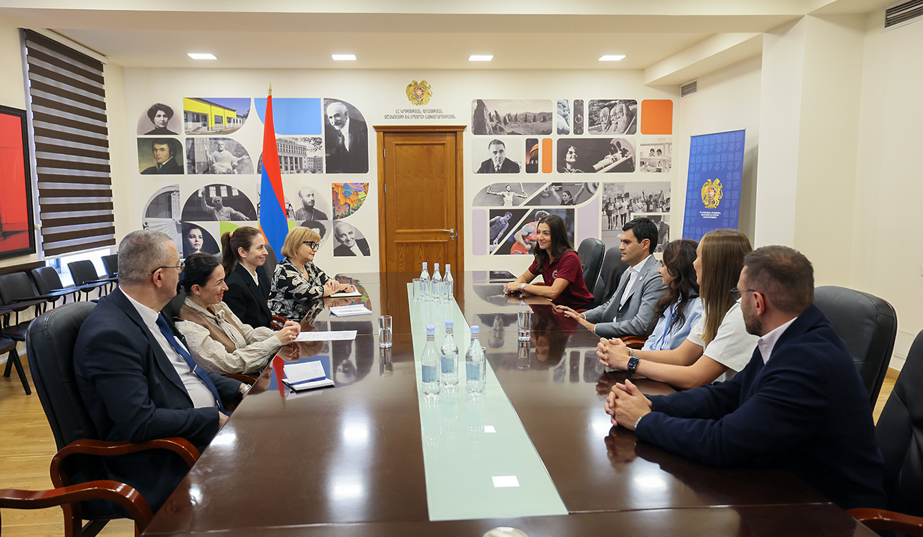Ժաննա Անդրեասյանն ընդունել է Հայաստանը ներկայացնող թենիսիստներ Էլինա Ավանեսյանին և Ալինա Չարաևային