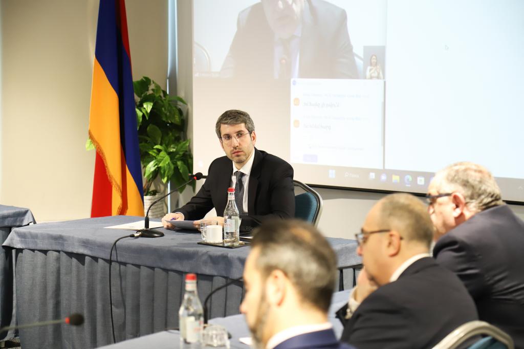 Սահմանադրական բարեփոխումների խորհուրդը կողմ է քվեարկել Սահմանադրության երրորդ գլխի շրջանակներում սոցիալ-տնտեսական, մշակութային իրավունքների պաշտպանության նոր երաշխիքներ ձևակերպելու հարցին