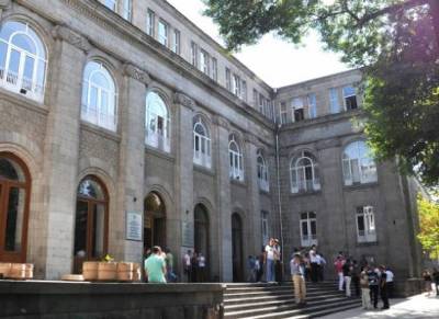 Կառավարությունը Ագրարային համալսարանի ռեկտորի պաշտոնում հաստատեց Հրաչյա Զաքոյանին