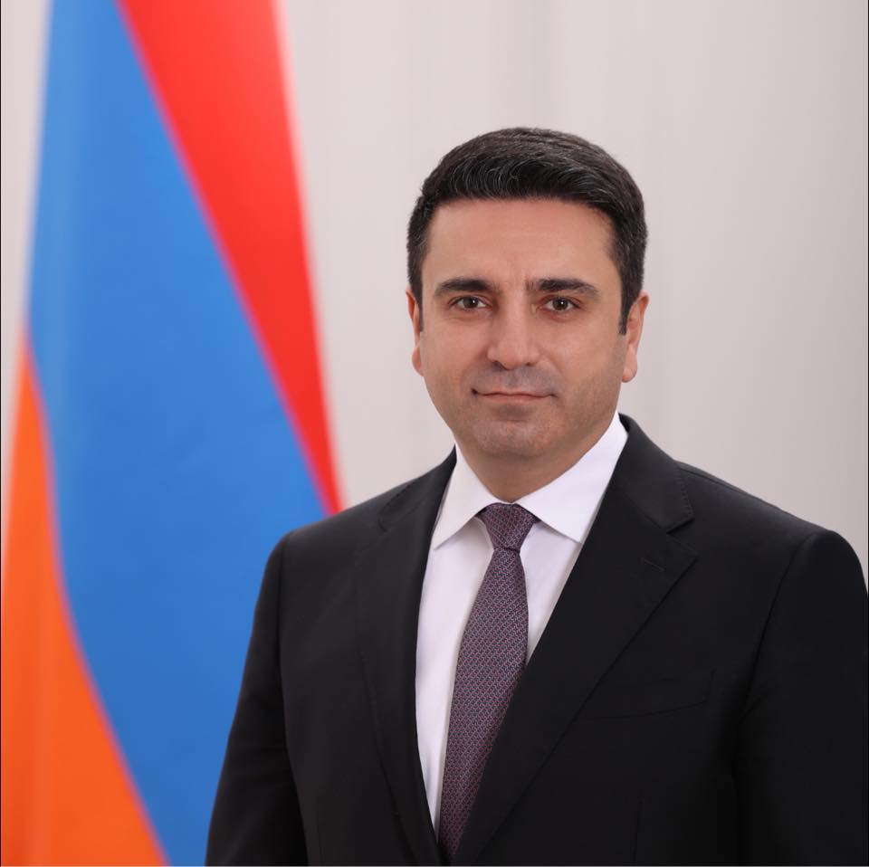 Մեր բանակը բախվել է տարբեր մարտահրավերների և այժմ էլ անցնում է կայացման ու բարեփոխումների ճանապարհով․ ԱԺ նախագահ