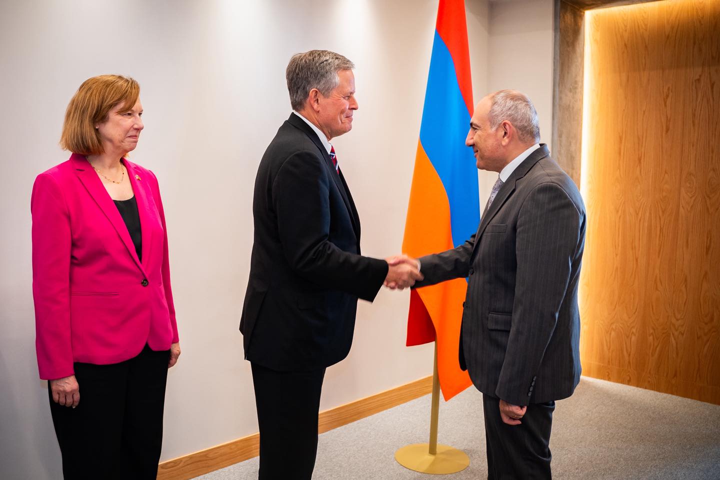 Տարածաշրջանում կայունության համար Հայաստանն ու Ադրբեջանը պետք է ստորագրեն խաղաղության համաձայնագիր. Դեյնզ