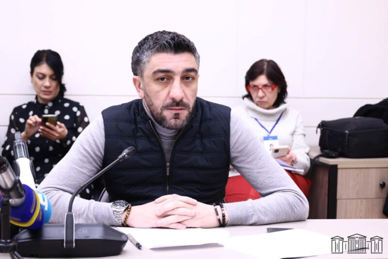 Կոռուպցիան խրախուսում եք, մարդիկ իրենց երեխաներին հիմա կեղծ ձևով կազատեն բանակից 20.000 դոլարով