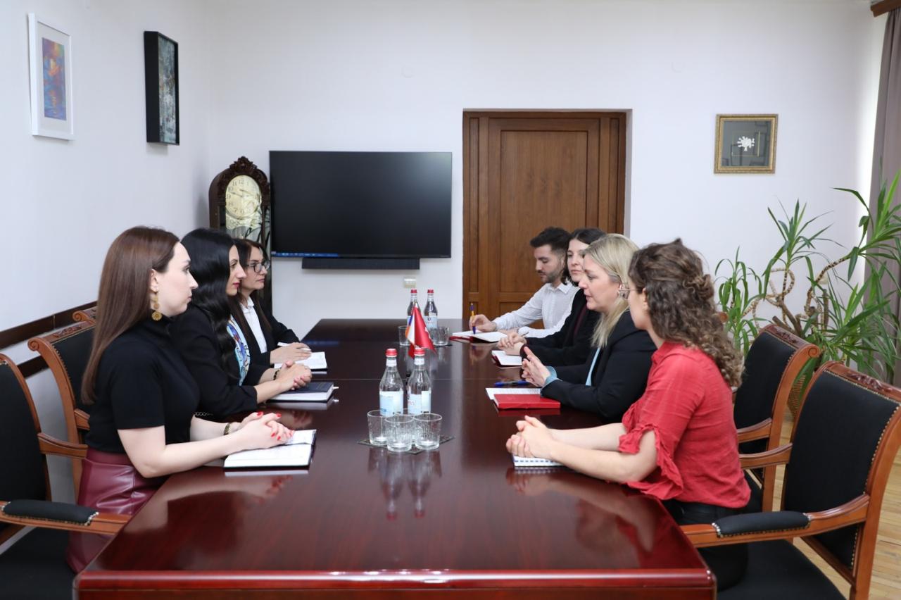 Մարդու իրավունքների պաշտպանն ընդունել է Հայաստանում Շվեյցարիայի Համադաշնության արտակարգ և լիազոր դեսպանին