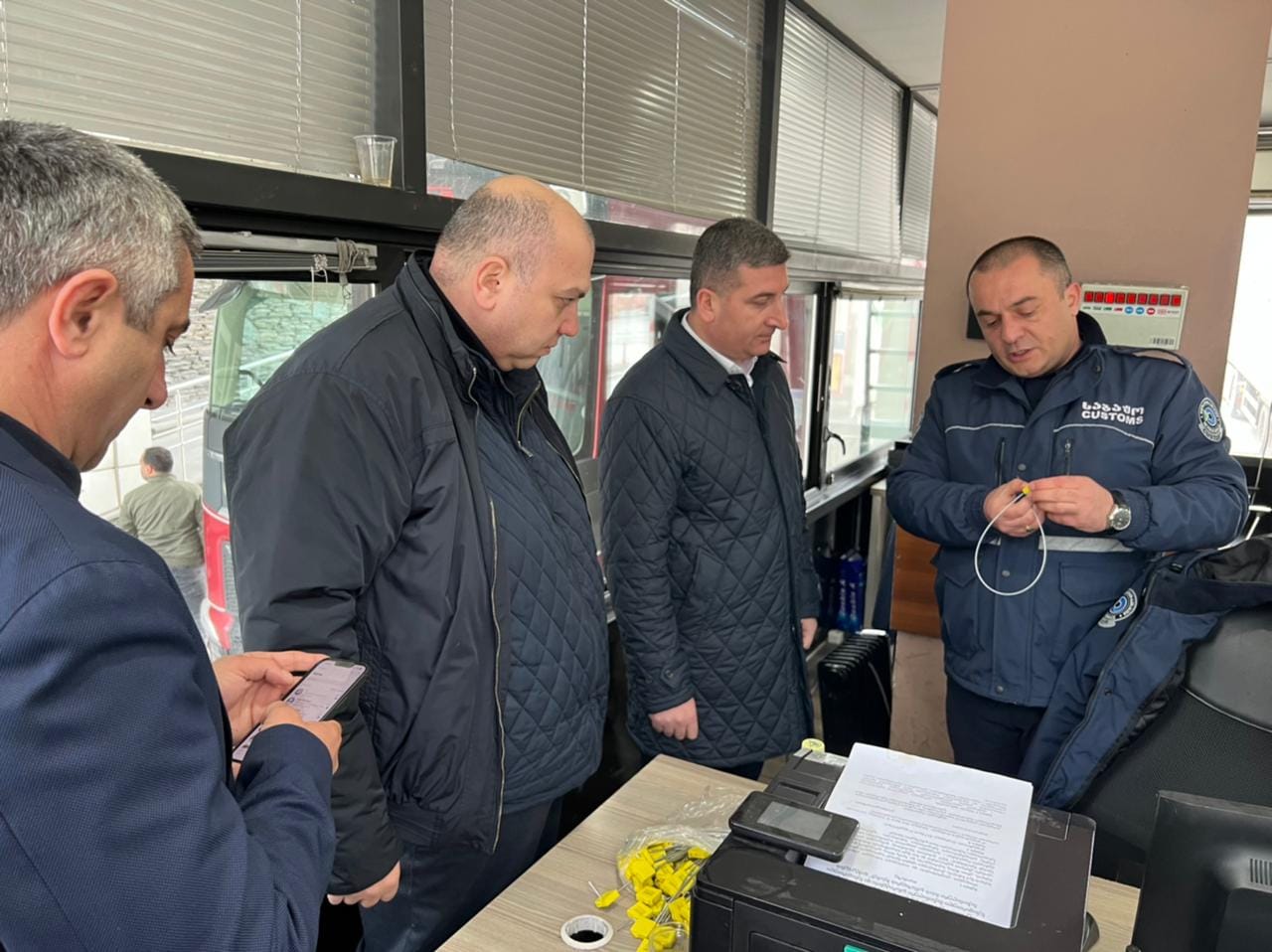 Կազբեկի թունելի կառուցումը կնպաստի երթևեկության բարելավմանը և բեռնափոխադրումների իրականացմանը. ՏԿԵ նախարարն այցելել է Վերին Լարսի անցակետ