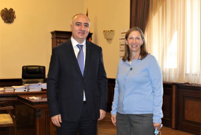 Սասուն Խաչատրյանը Լին Թրեյսիին ներկայացրել է նորաստեղծ Հակակոռուպցիոն կոմիտեի առաջիկա անելիքները