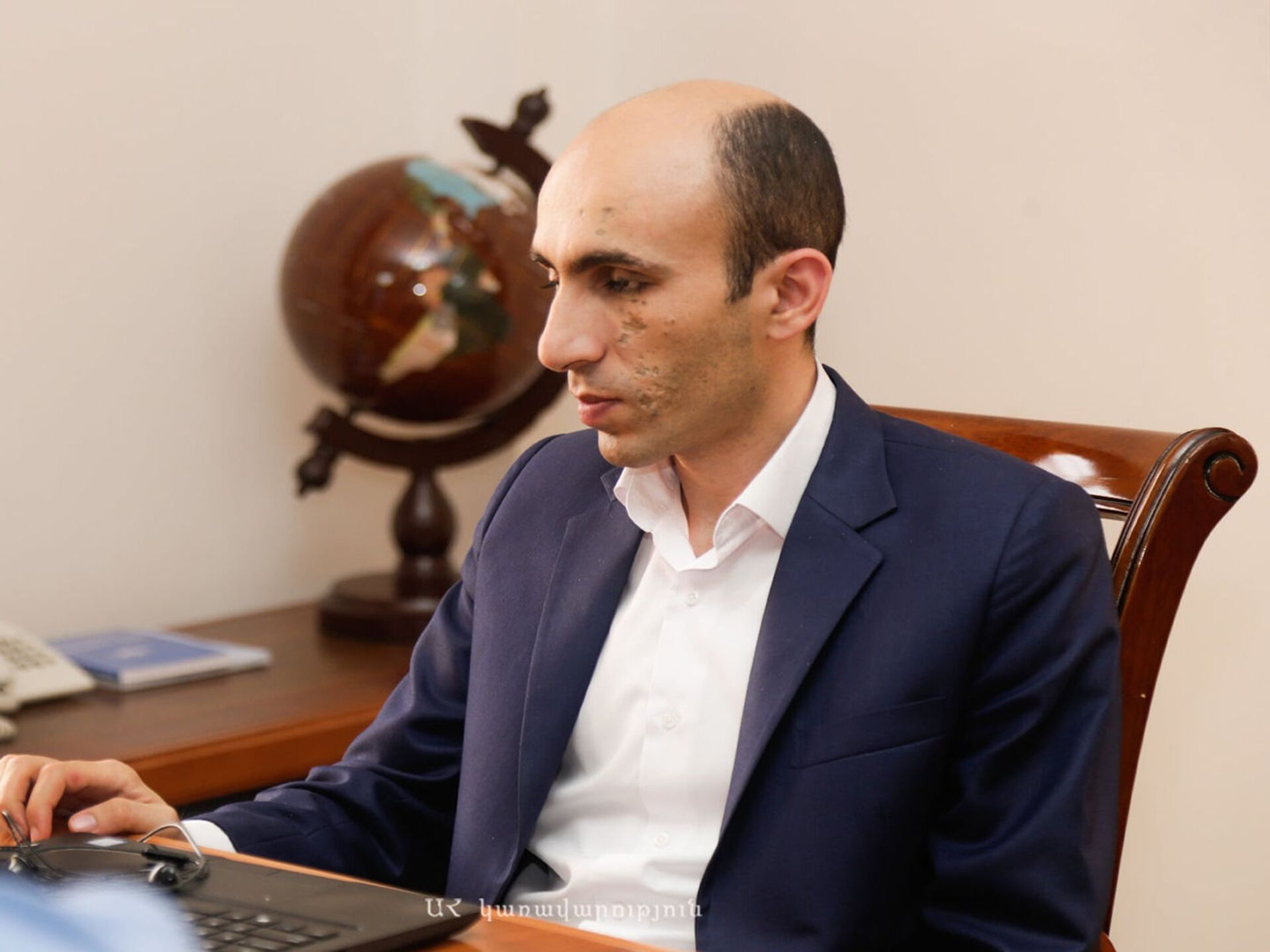 Նա կամ ադրբեջանական ուղեղի լվացման տակ է, կամ կոռումպացված չինովնիկ է․ Արտակ Բեգլարյանը՝ Տոյվո Կլաարի մասին