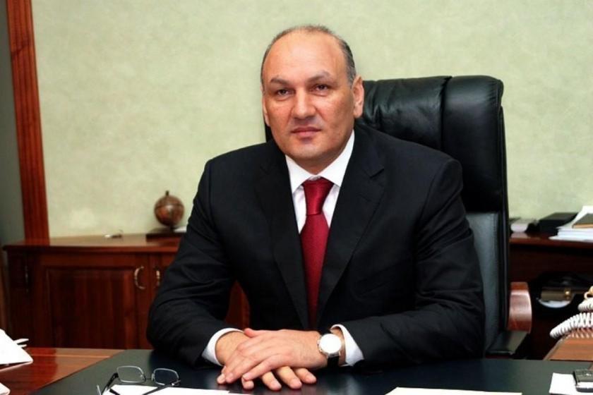 Գագիկ Խաչատրյանին վերագրվող կտավների մի մասը պատկանել են ընտանիքի մյուս անդամներին, որոնք ստացվել են որպես նվեր․ փաստաբանական խումբ
