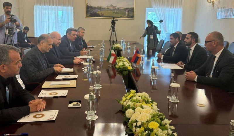 Заместитель спикера парламента РА встретился в Санкт-Петербурге с председателем Меджлиса Ирана