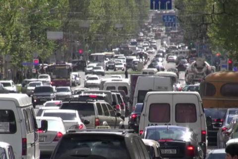 Երևանում մարդատար ավտոմեքենաների համար սահմանափակումներ կլինեն․ Ավինյան