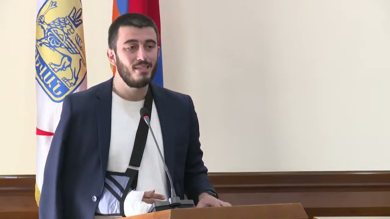 Քաղաքապետարանից Ամիրյան փողոց հասել ենք 40 րոպեում, որովհետև ավտոբուսների «ֆանտաստիկ» գծեր եք ստեղծել. ավագանու անդամ