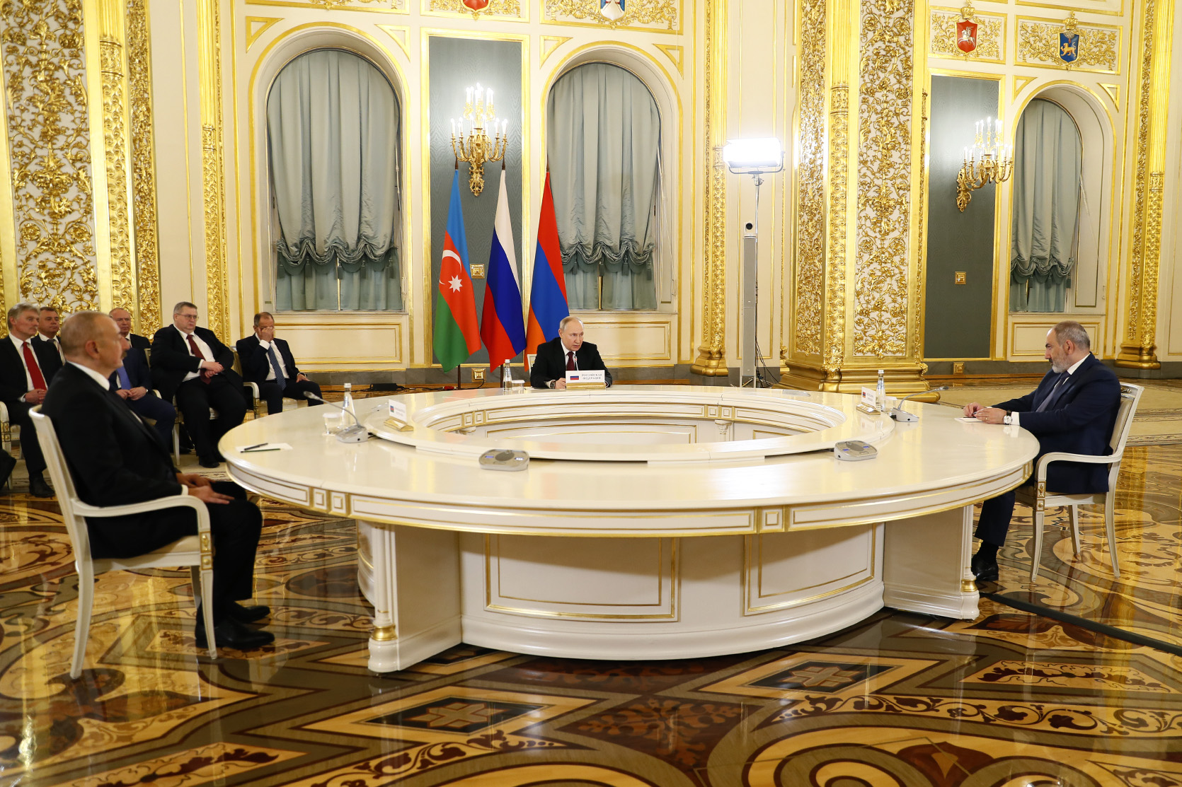 В Москве состоялась встреча премьер-министра Армении, президентов РФ и Азербайджана