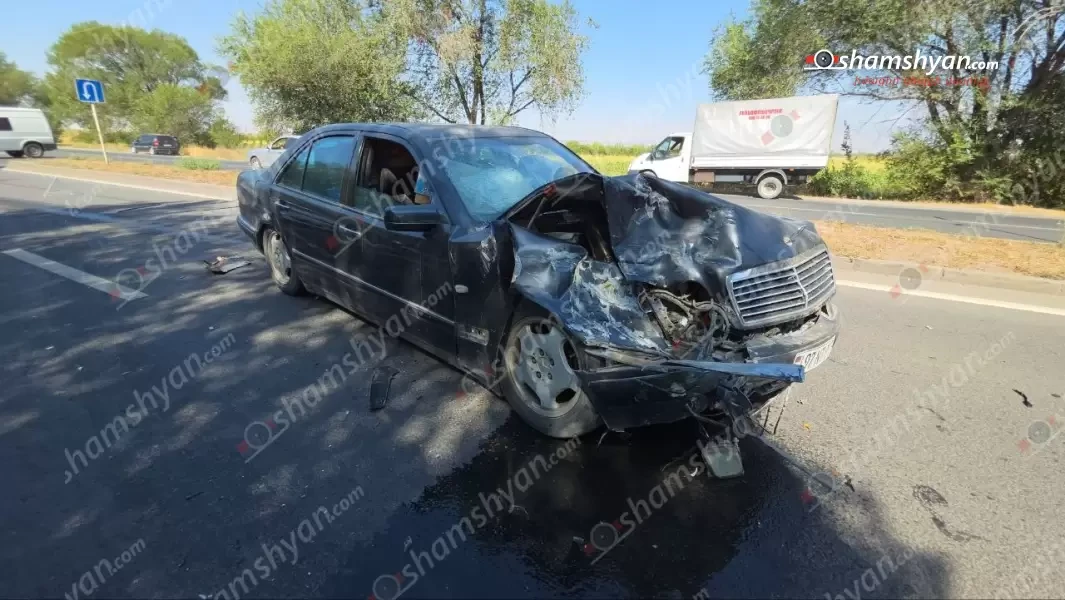 Արմավիրի մարզում բախվել են Mercedes-ն ու Hyundai Kona-ն. վերջինս հայտնվել է առվակում՝ բախվելով ծառերին․ կա վիրավոր