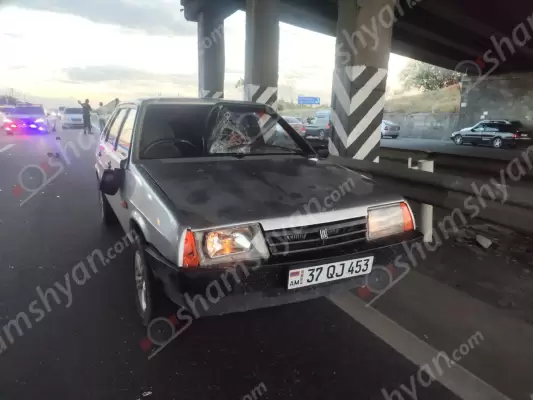 Աբովյանի կամրջի տակ 18-ամյա վարորդը «ՎԱԶ 21099»-ով վրաերթի է ենթարկել 70-ամյա հետիոտնի. բժիշկները պայքարում են նրա կյանքի համար