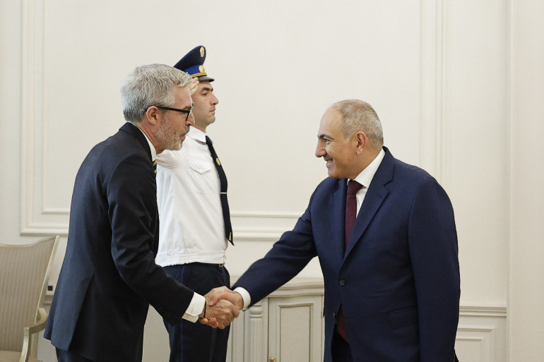Փաշինյանը հրաժեշտի հանդիպում է ունեցել Շվեդիայի դեսպանի հետ