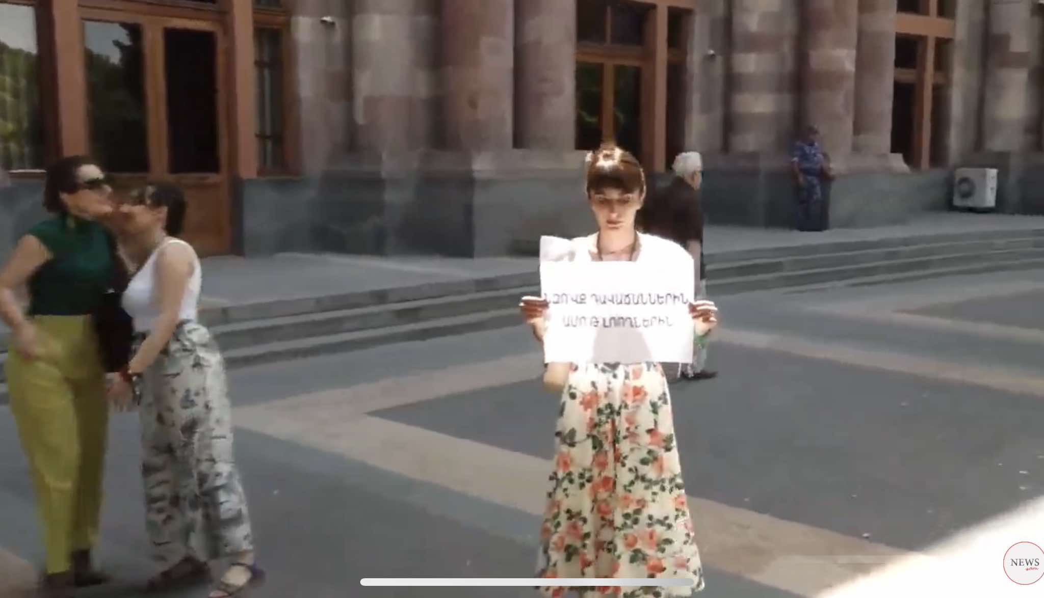 Ակցիա կառավարության մոտ՝ ի պաշտպանություն եկեղեցու եւ հոգեւոր–ազգային արժեքների