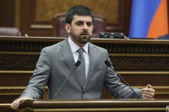 Մեր ամբողջ խնդիրն այն է, որպեսզի միջազգային հանրության, միջնորդների ճնշումն այնքան մեծանա Ադրբեջանի վրա, որ Ադրբեջանն ի վերջո զորքերը հետ քաշի Հայաստանի ինքնիշխան տարածքից. Խանդանյան