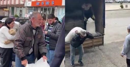 Երևանի Ռուսական տունը մարդասիրական օգնություն է բաժանել Մարալիկում ու Արթիկում հանգրվանած արցախցիներին