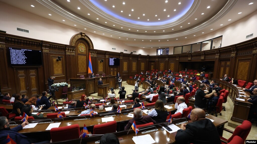  ԱԺ–ում շարունակում են քննարկել ընդդիմադիր պատգամավորներին անձեռնմխելիությունից զրկելու հարցը. ուղիղ