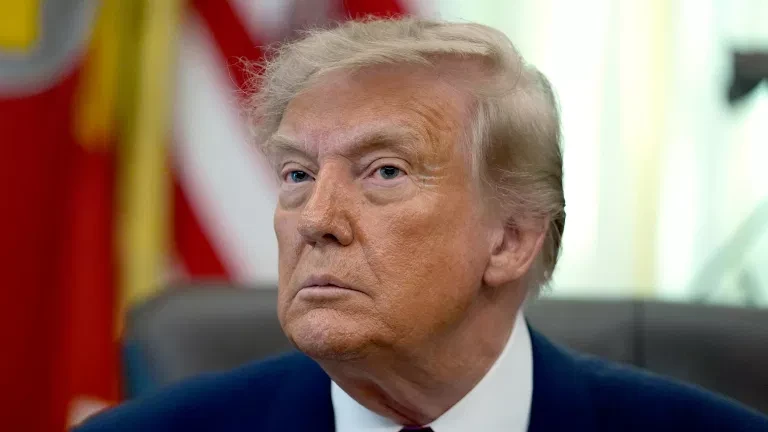 Трамп: при победе республиканцев на выборах взрослые американцы получат $5 тысяч