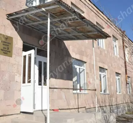 Վանաձորի թիվ 3 պոլիկլինիկայի նախկին ավագ բուժքույրը նախկին տնօրենին և ավագ բուժքրոջը մեղադրում է քովիդի ժամանակ 10 մլն դրամ հափշտակելու մեջ