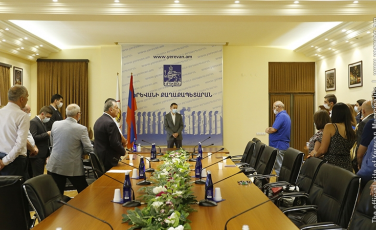 Հայկ Մարությանը պարգևատրել է Արցախյան պատերազմի ընթացքում համայնքին աջակցած ընկերություններին ու անհատներին
