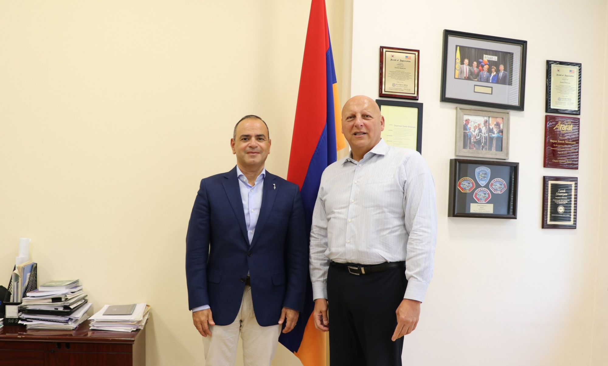 Զարեհ Սինանյանը հանդիպել է Գլենդելի քաղաքապետի հետ
