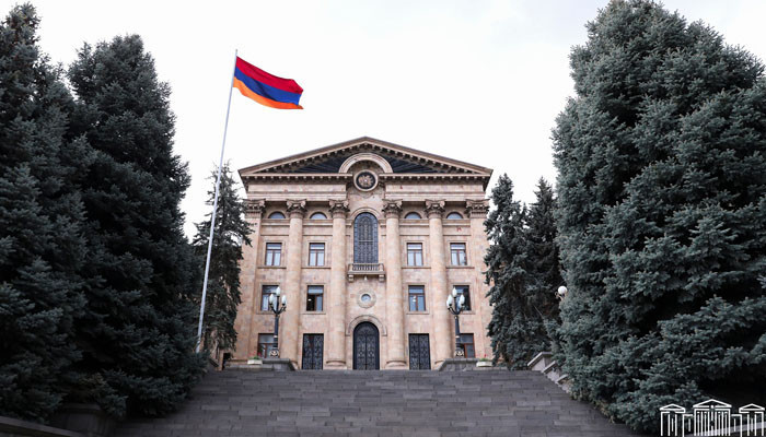 Խորհրդարանական լսումներ Աշխատանքային օրենսգրքում փոփոխություններ և լրացումներ կատարելու մասին. ուղիղ